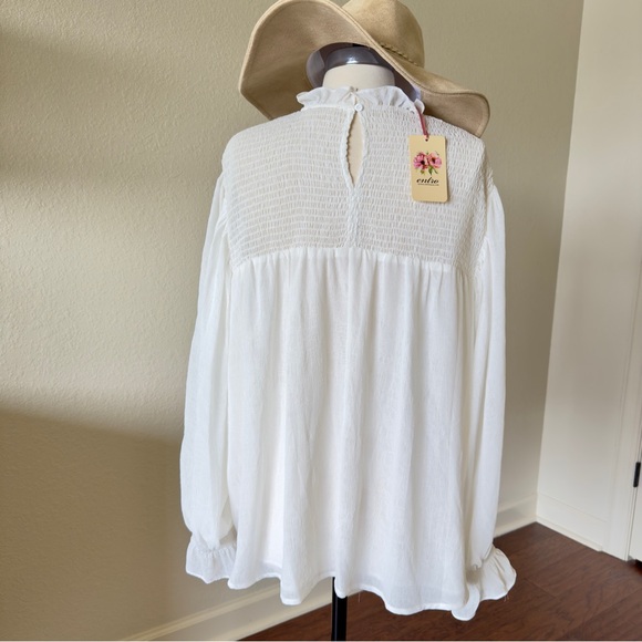 New with Tags. Entro White Ruffled Bell Sleeve Blouse. Size Large. - Picture 4 of 6